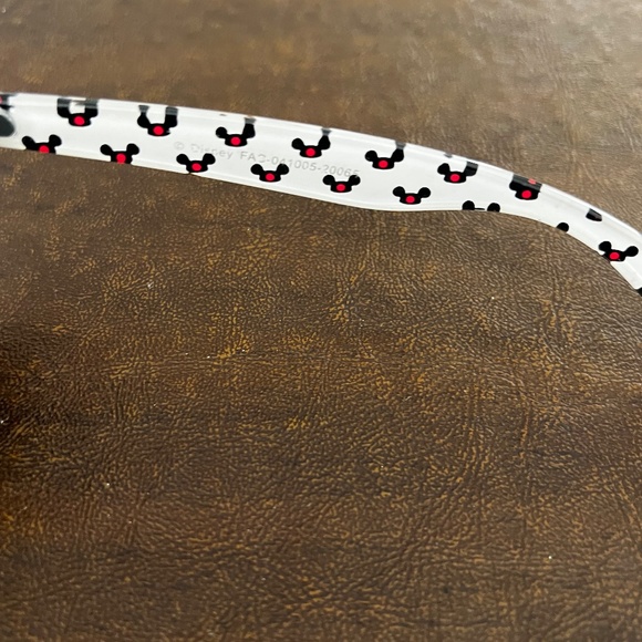 DISNEY FUN White Sunglasses with Hidden Mickey's INSIDE the frames - Picture 5 of 6
